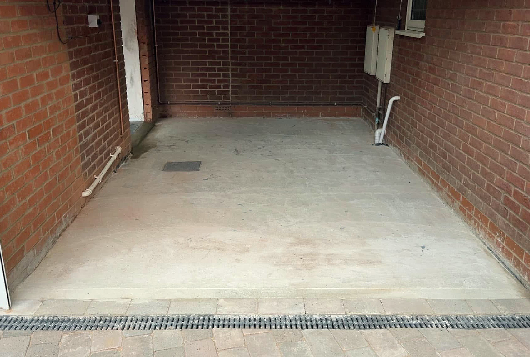 If  it’s the odd dislodged / broken tile or a major roof repair we are happy to do it, We also have a large quantity of quality of good used roof and ridge tiles, so we have a good stock to match the existing materials on the roof. 